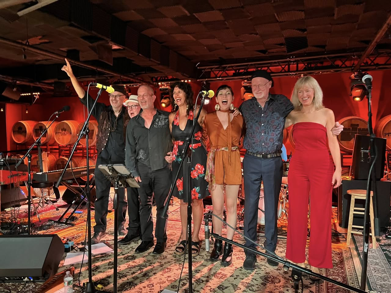 Musicasaurus :: Music Mixes, Reviews & Reflections